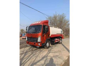 Грузовик-цистерна SINOTRUK HOWO