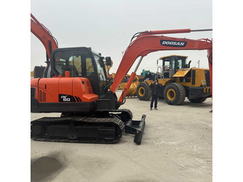 Гусеничный экскаватор DOOSAN DX60