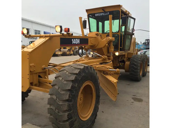 Грейдер CATERPILLAR 140H