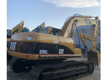 Гусеничный экскаватор CATERPILLAR 320CL