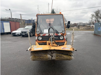 Подметально-уборочная машина MULTICAR