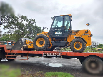 Телескопический погрузчик JCB