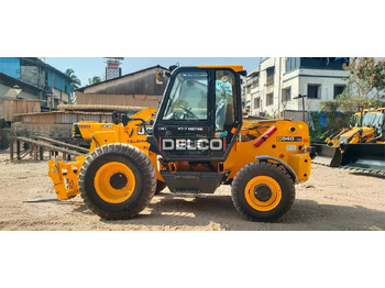 Телескопический погрузчик JCB