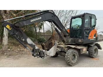 Колёсный экскаватор DOOSAN DX60