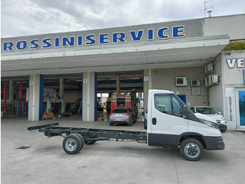 Лёгкий коммерческий автомобиль IVECO DAILY 35C18 MOD. 2025 A TELAIO NUOVO: фото 3 Лёгкий коммерческий автомобиль IVECO DAILY 35C18 MOD. 2025 A TELAIO NUOVO: фото 3