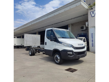 Лёгкий коммерческий автомобиль IVECO Daily 35c14