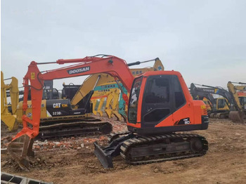 Гусеничный экскаватор DOOSAN DX80
