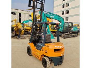 Дизельный погрузчик TOYOTA FD30: фото 4 Дизельный погрузчик TOYOTA FD30: фото 4