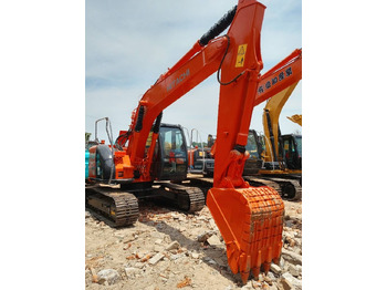 Гусеничный экскаватор HITACHI ZX135