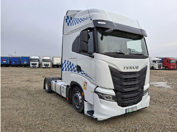 Тягач IVECO