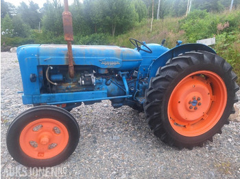 Трактор FORDSON