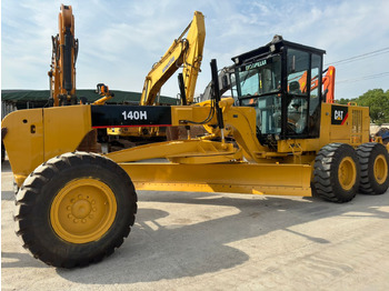 Грейдер CATERPILLAR 140H