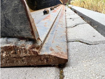 Ковш JCB LSB SCHWERGUTSCHAUFEL JCB Q-FIT: фото 3 Ковш JCB LSB SCHWERGUTSCHAUFEL JCB Q-FIT: фото 3