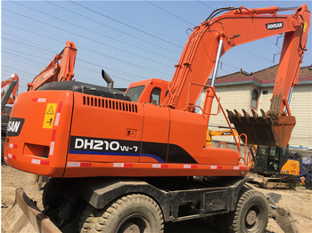 Колёсный экскаватор DOOSAN DH210W-7
