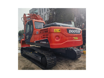 Гусеничный экскаватор DOOSAN DX225