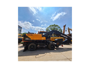 Колёсный экскаватор HYUNDAI