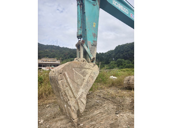 Гусеничный экскаватор KOBELCO