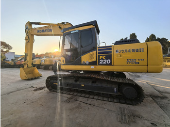 Гусеничный экскаватор KOMATSU PC220-7