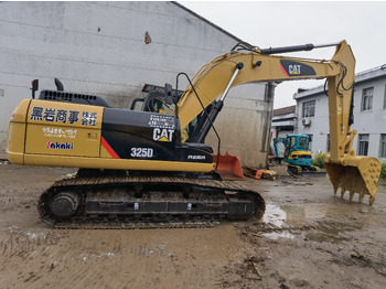 Гусеничный экскаватор