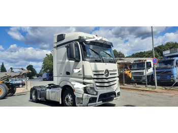 Тягач MERCEDES-BENZ Actros 1843