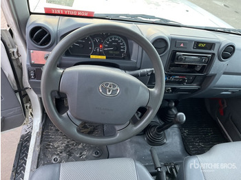 Внедорожник 2018 Toyota Land Cruiser 4WD SUV: фото 5 Внедорожник 2018 Toyota Land Cruiser 4WD SUV: фото 5