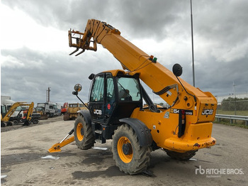 Телескопический погрузчик JCB