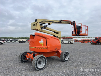 Коленчатый подъемник JLG