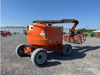 Коленчатый подъемник JLG