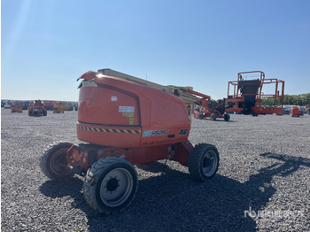 Коленчатый подъемник JLG