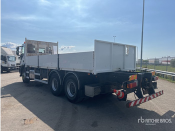 Грузовик бортовой/ Платформа IVECO Trakker