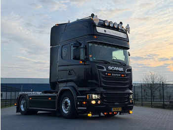 Тягач SCANIA R 450