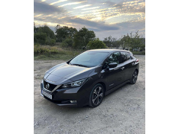 Легковой автомобиль NISSAN