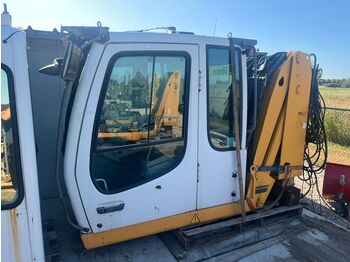 Кабина и интерьер LIEBHERR