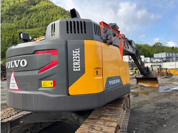 Гусеничный экскаватор VOLVO ECR235