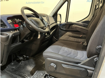 Малотоннажный бортовой грузовик Iveco Daily 35S18D 3.0 375 Automaat Open Laadbak / Hiab Kraan / Euro 6 / Trekhaak 3500 KG / Airco / Camera / Navigatie / 3-Zits / 67.000 KM !!: фото 5