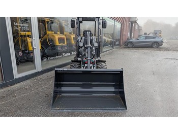 Компактный фронтальный погрузчик EUROTRAC