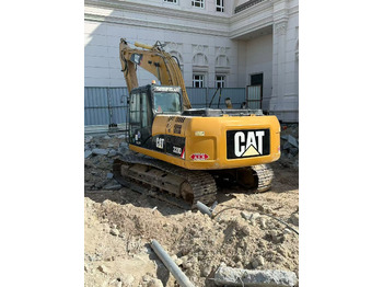 Гусеничный экскаватор