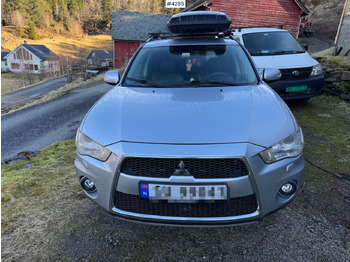 Легковой автомобиль MITSUBISHI