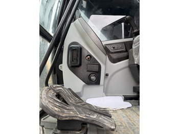 Гусеничный экскаватор HYUNDAI HX220HD: фото 4