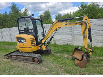 Мини-экскаватор CATERPILLAR