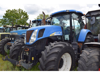 Трактор NEW HOLLAND T7000