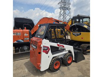 Мини-погрузчик с бортовым поворотом BOBCAT S70