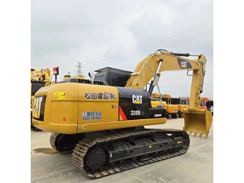 Гусеничный экскаватор CATERPILLAR 320D2