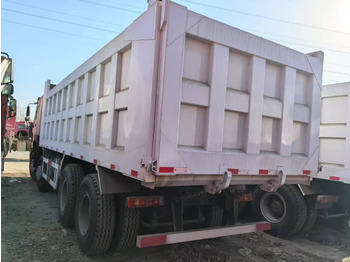 Самосвал SINOTRUK HOWO 8x4: фото 4 Самосвал SINOTRUK HOWO 8x4: фото 4