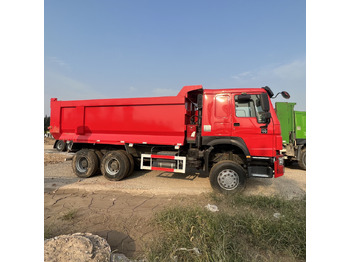 Грузовик с закрытым кузовом SINOTRUK HOWO