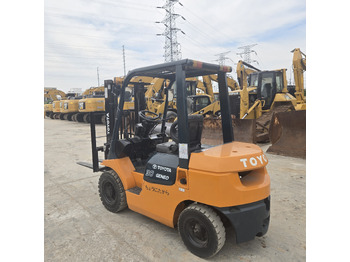 Дизельный погрузчик TOYOTA