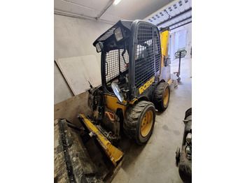 Мини-погрузчик с бортовым поворотом JCB