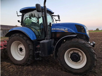 Трактор NEW HOLLAND T7.200