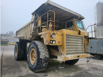 Карьерный самосвал CATERPILLAR
