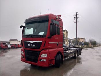 Грузовик-контейнеровоз/ Сменный кузов MAN TGX 26.440